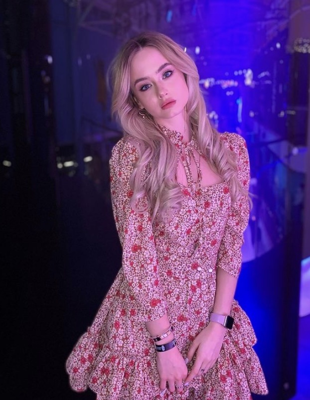 🎥 Евгения привлекальеная девушка из Северобайкальск цена от 6000 руб