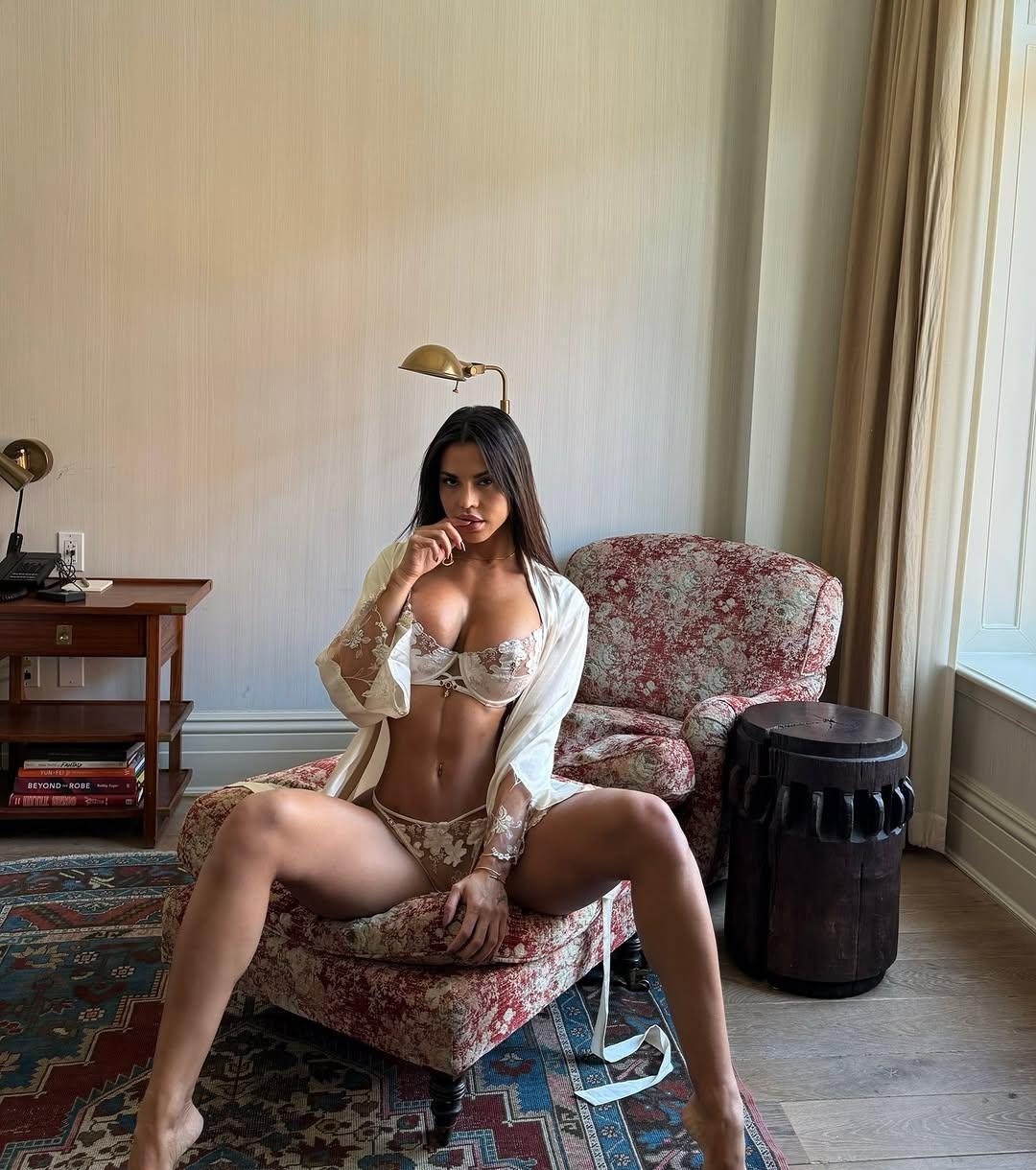 Тоня привлекальеная девушка из Северобайкальск цена от 8000 руб