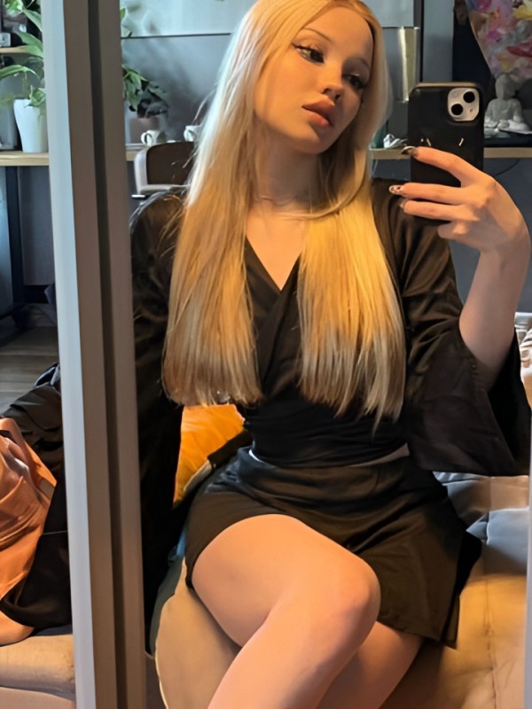 Ульяна привлекательная девушка из Северобайкальск цена от 5000 руб