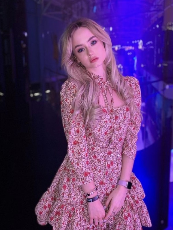 🎥 Евгения привлекательная девушка из Северобайкальск цена от 6000 руб